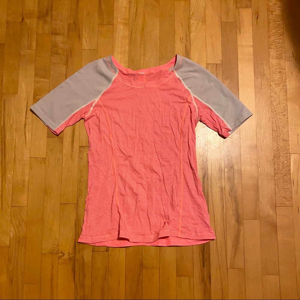 Lululemon tee